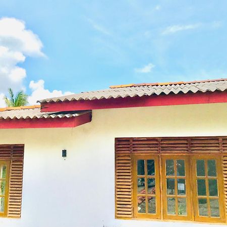 Summer House Mirissa Bagian luar foto